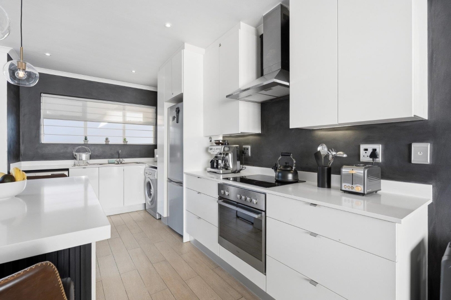 1 Bedroom Property for Sale in Green Point Western Cape